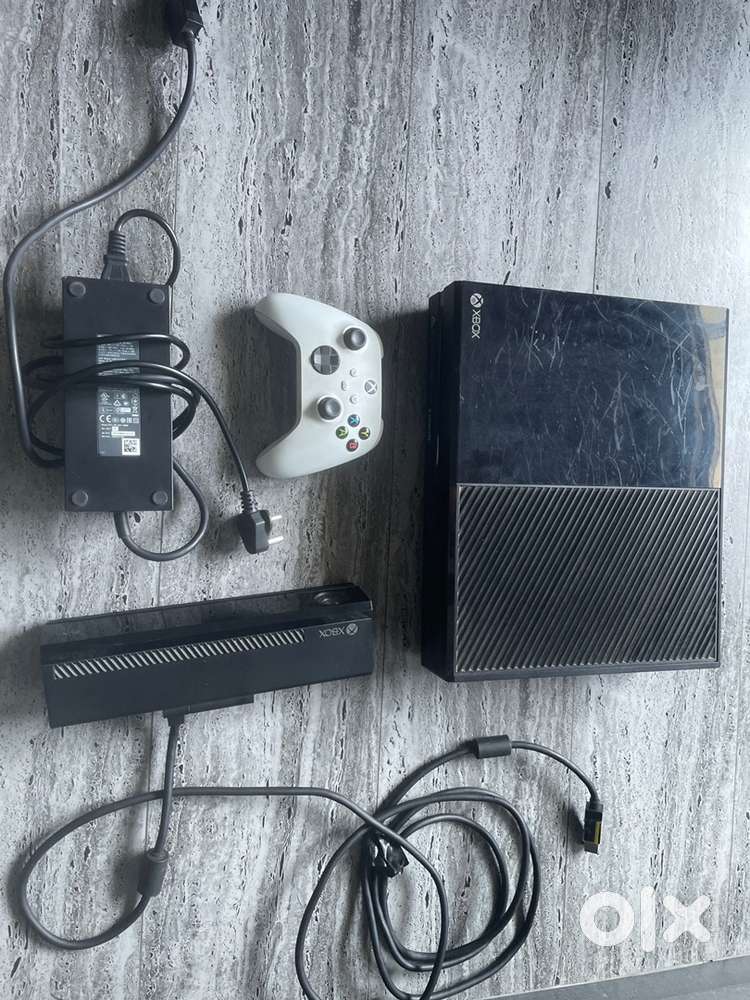 Xbox one with kinect sensor
