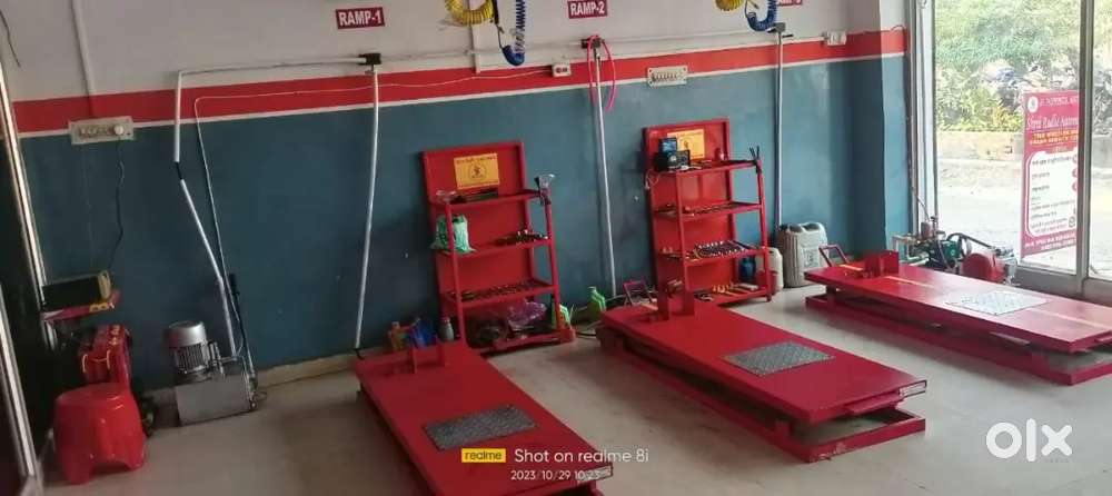 (399999 Rs) Multi brand bike service center