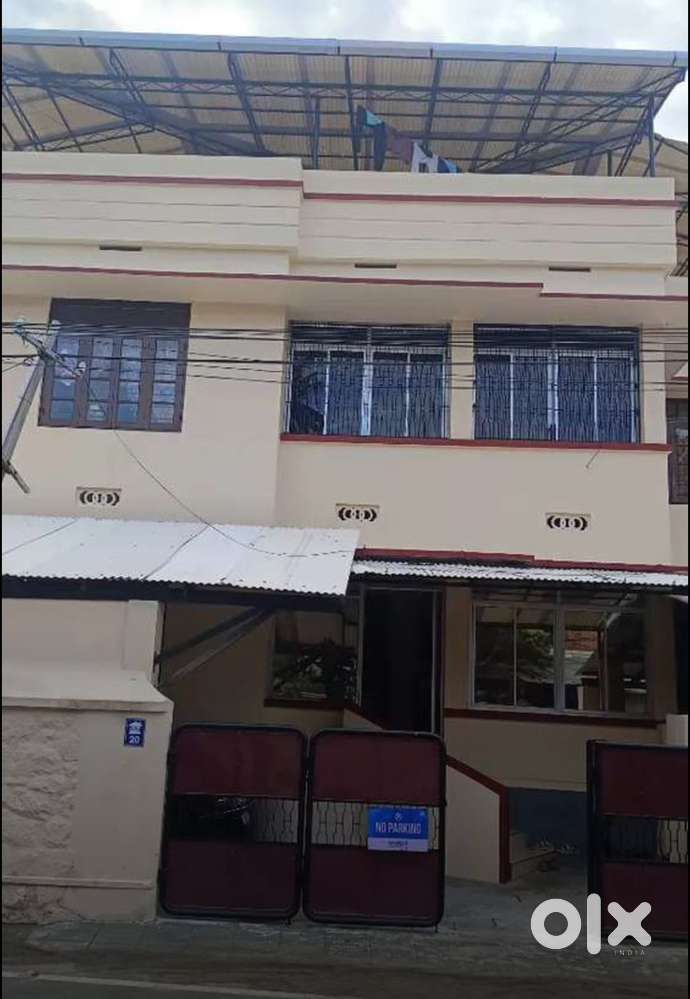 LADIES AND STUDENTS PG HOSTEL WITH STUDY ROOM AND WIFI