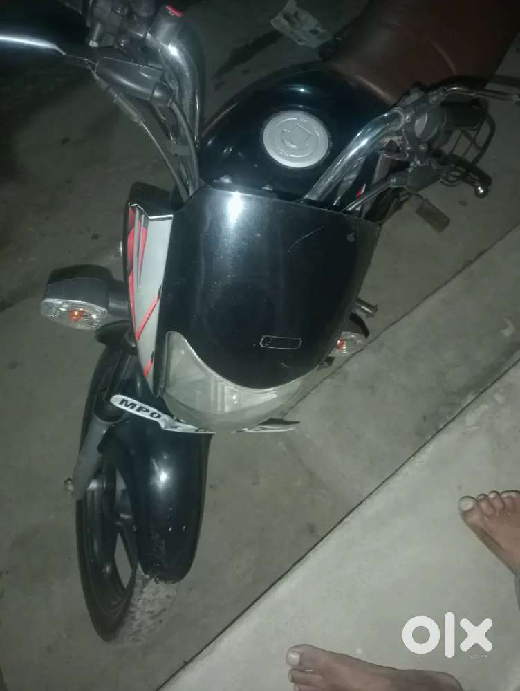 Aage ka tyre big light tuti hai