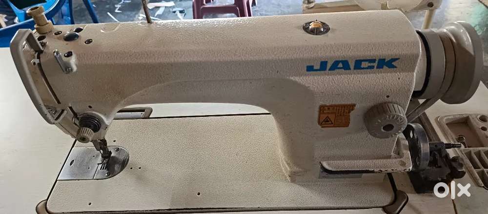 Jack 8700 sewing machine