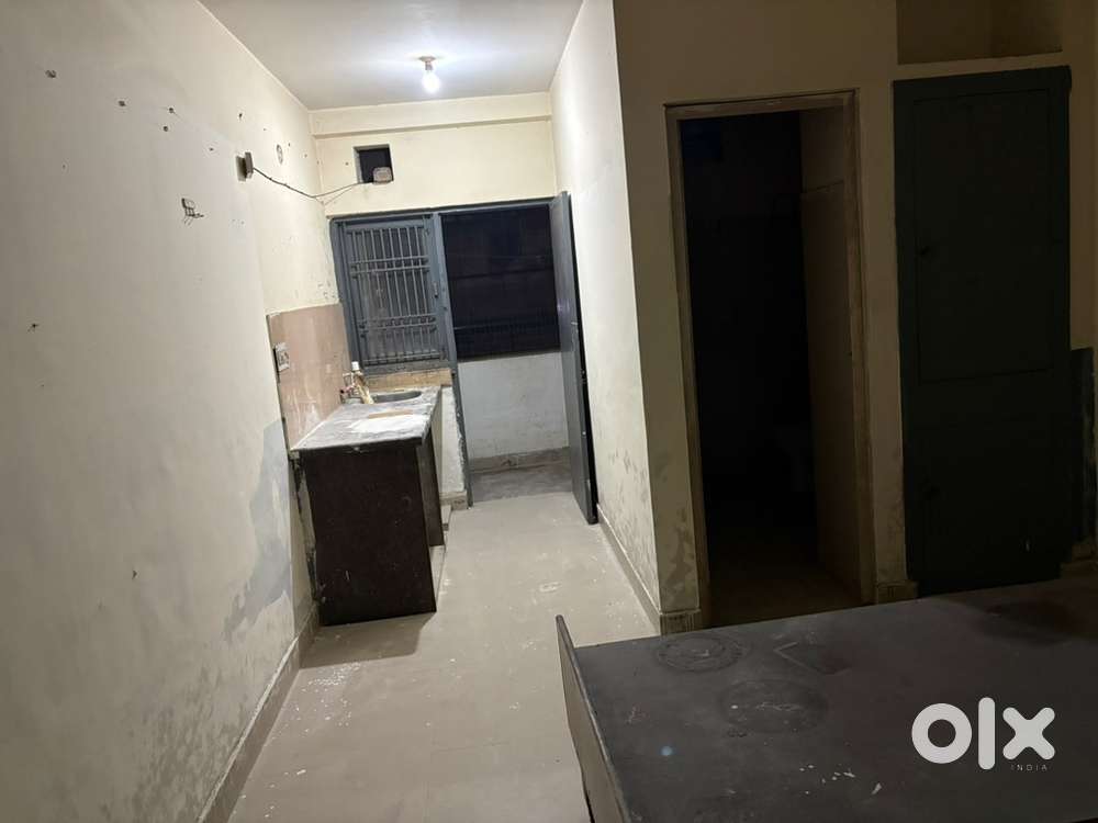 Clean n furnished room for rent attach bathroom n bad comfortable