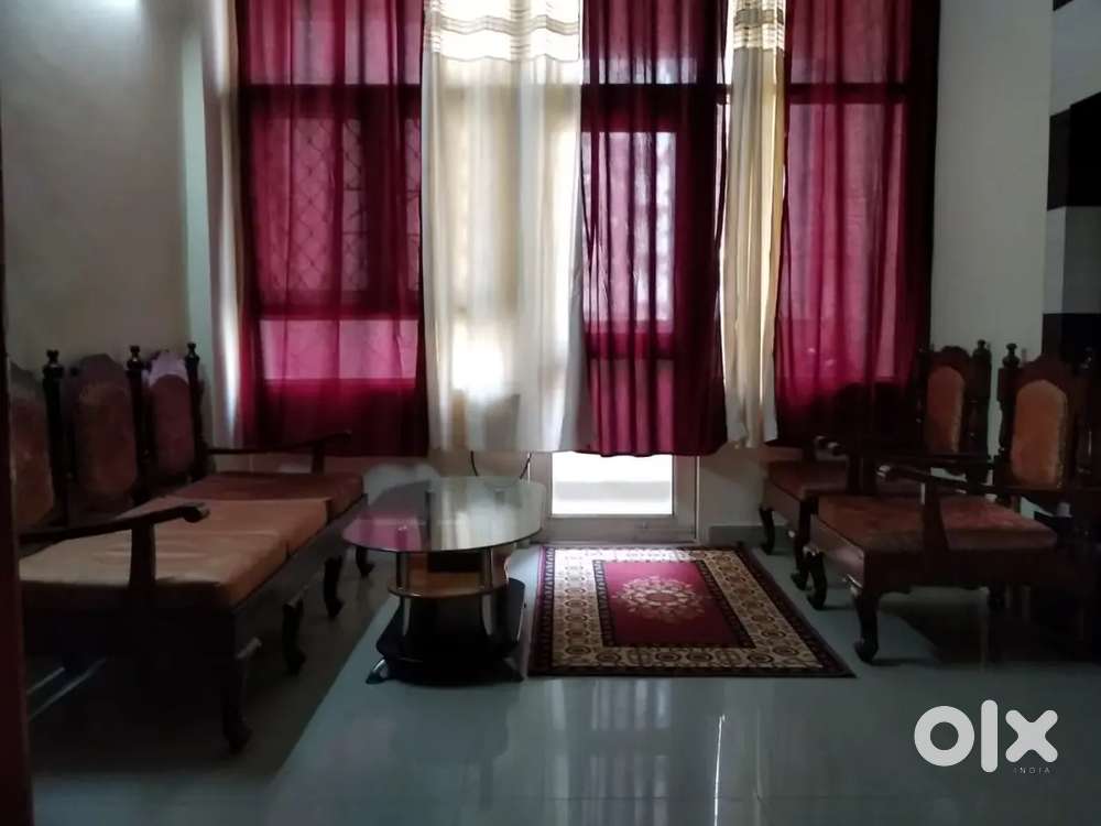 2bhk furnished sec 125 available family