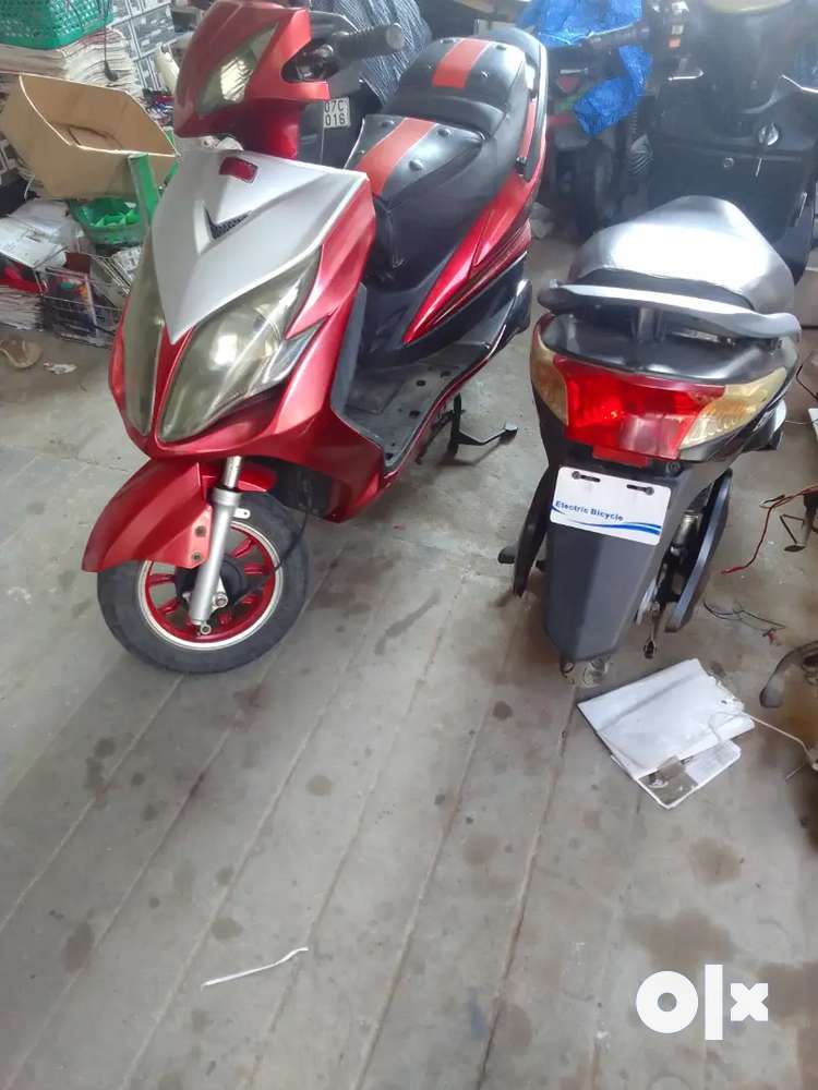 Electric scooter romai 60 v 15000 ₹ romai 48 v 13000 ₹ without battery