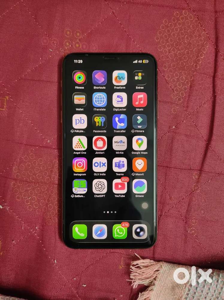 Iphone xs max gold color availble with scratchless condition