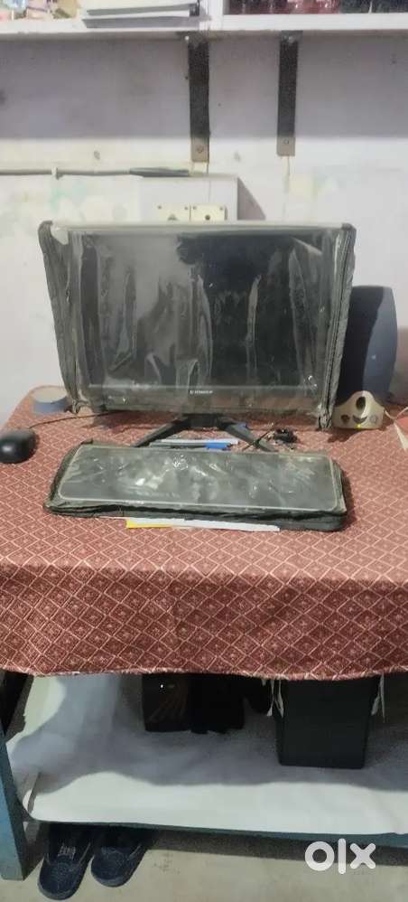 Desktop set 1 year old