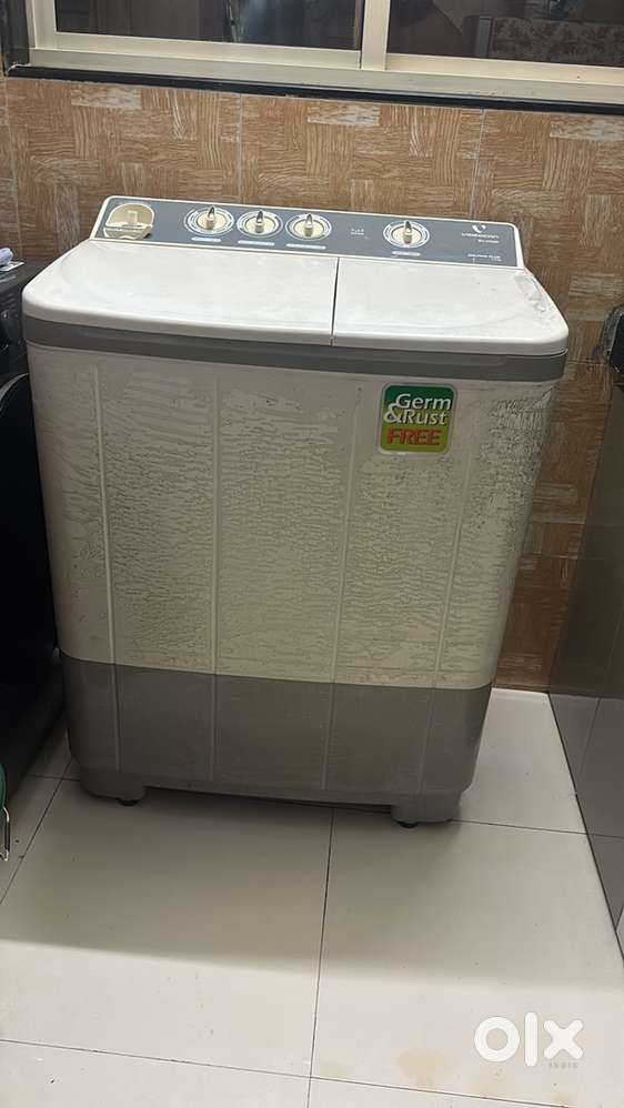 Semi automatic washing machine