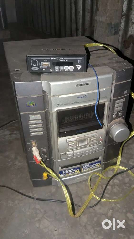 Sony rv2 or jbl box 2pis