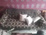 Hum ek Kaafi purana to nhi bech rhe sofa Lekin Thoda time purana h or