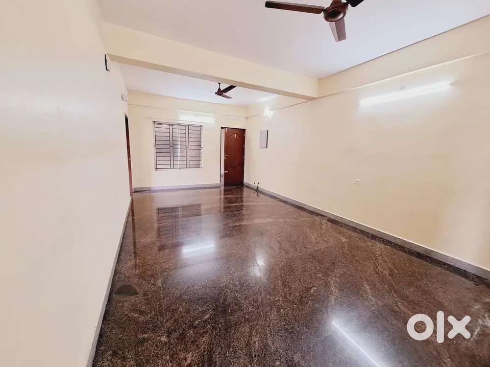 At vellayambalam 2BHK flat for rent only 17000 /-