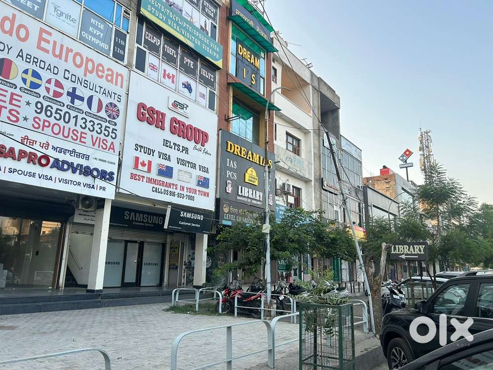 Commercial space with parking BDA