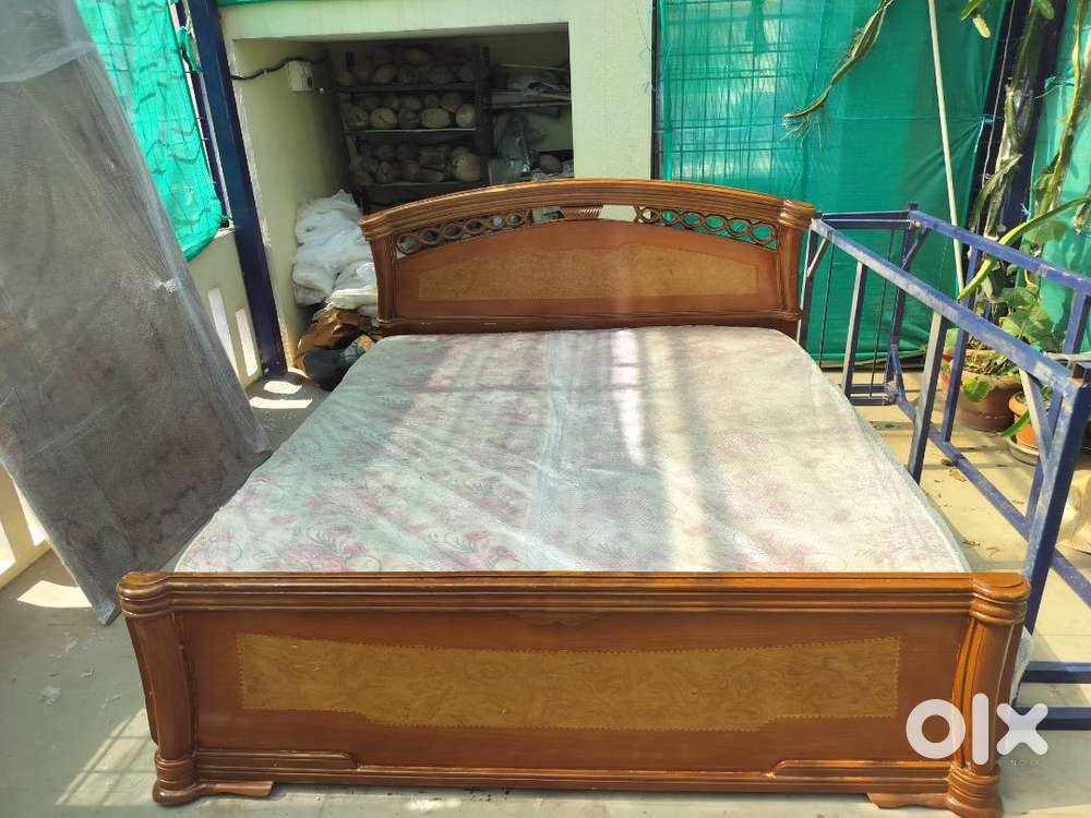 Double cot with mattress