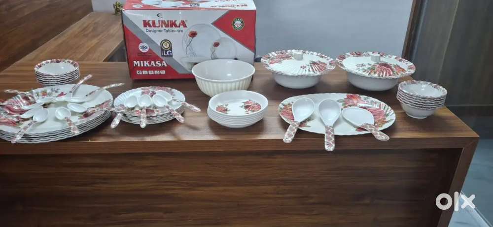 Dinner set 51 and 41 for stock clearance.