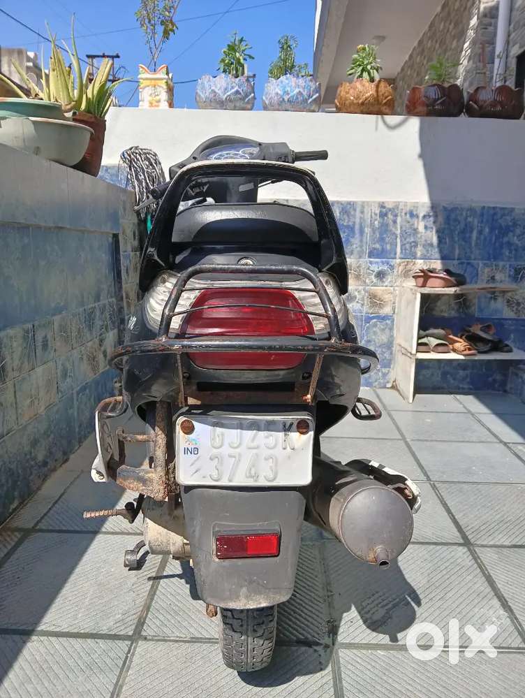 Un used schooter, only for spare, engine pawerful, one handed schooter