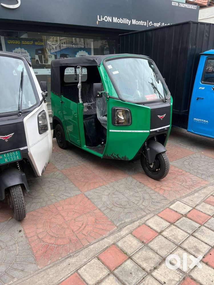 Auto Rickshaw Driver - Earn ₹1,000+ a day