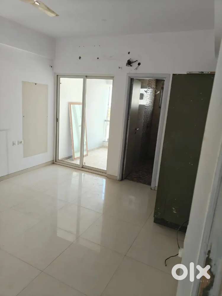 3 BHK SEMI FURNISHED FLAT FOR RENT AT SIKAR ROAD JAIPUR NEARBY VDN