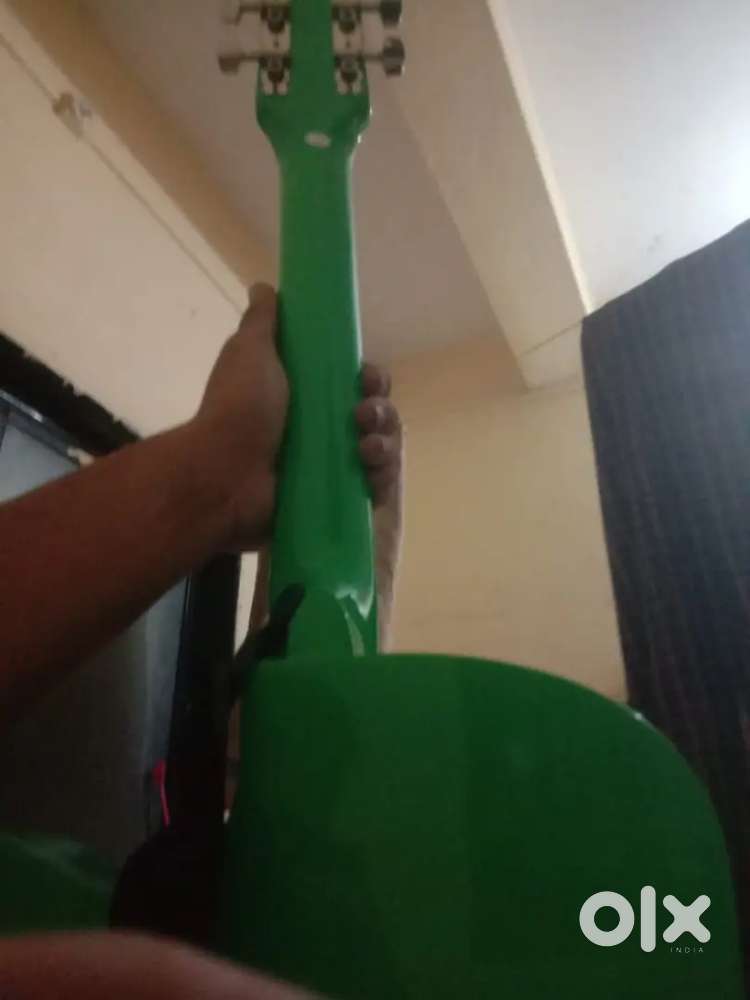 Good Quality giture green colour