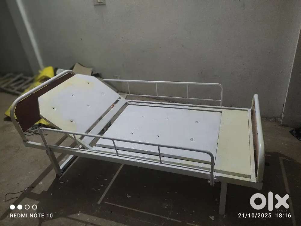 Patient bed
