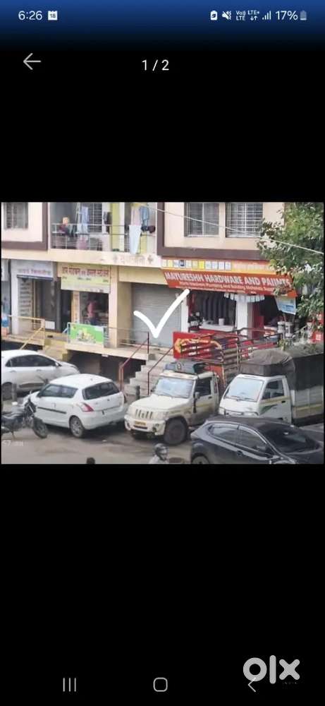 100 फुटी रोड फ्रंट शॉप