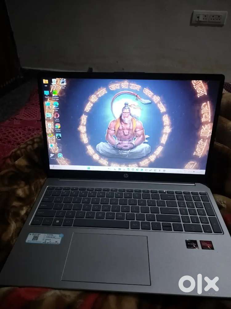 Laptop ( purchase 1 year ago ) brand new laptop in top quality