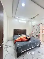 I need a female room partner