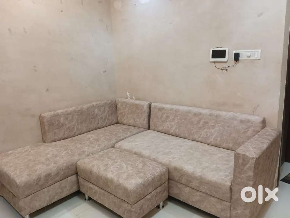 Sofa set with centre table