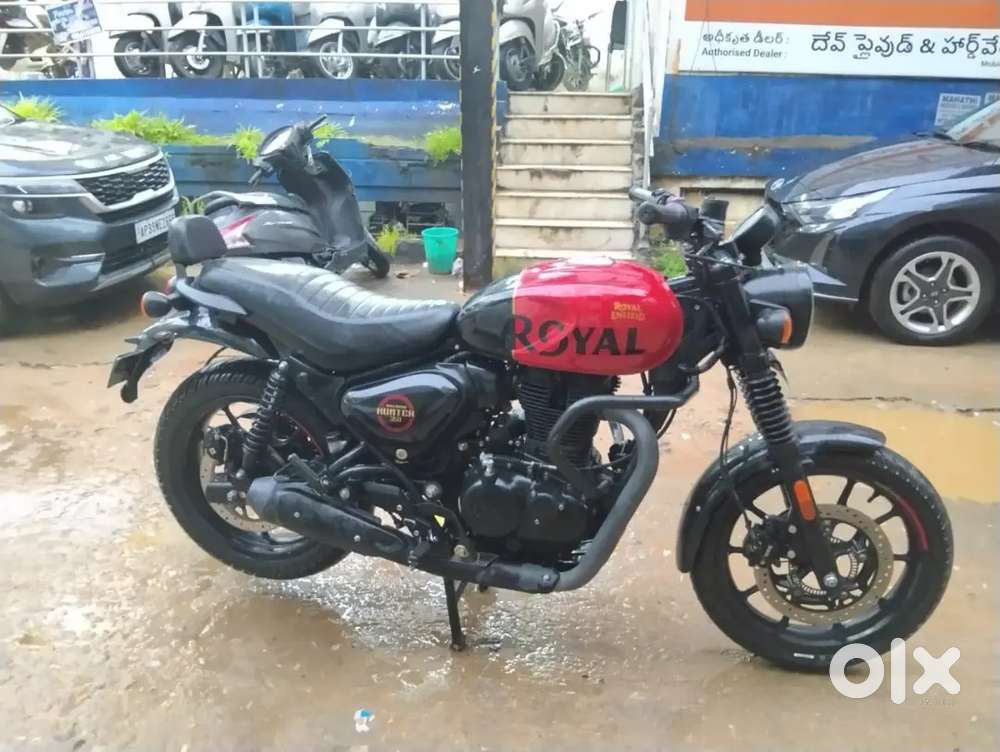 Hunter 350 rebel red colour low reading vehicle single handed customer