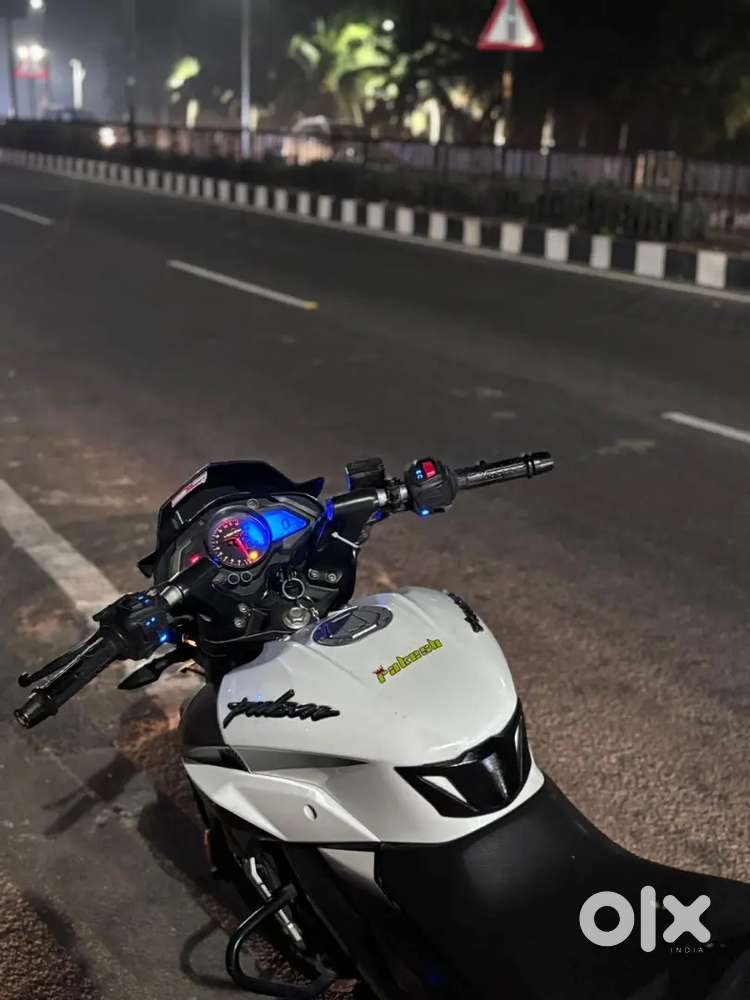 Ns200 white grey 2020 ending super condition 80%tyres