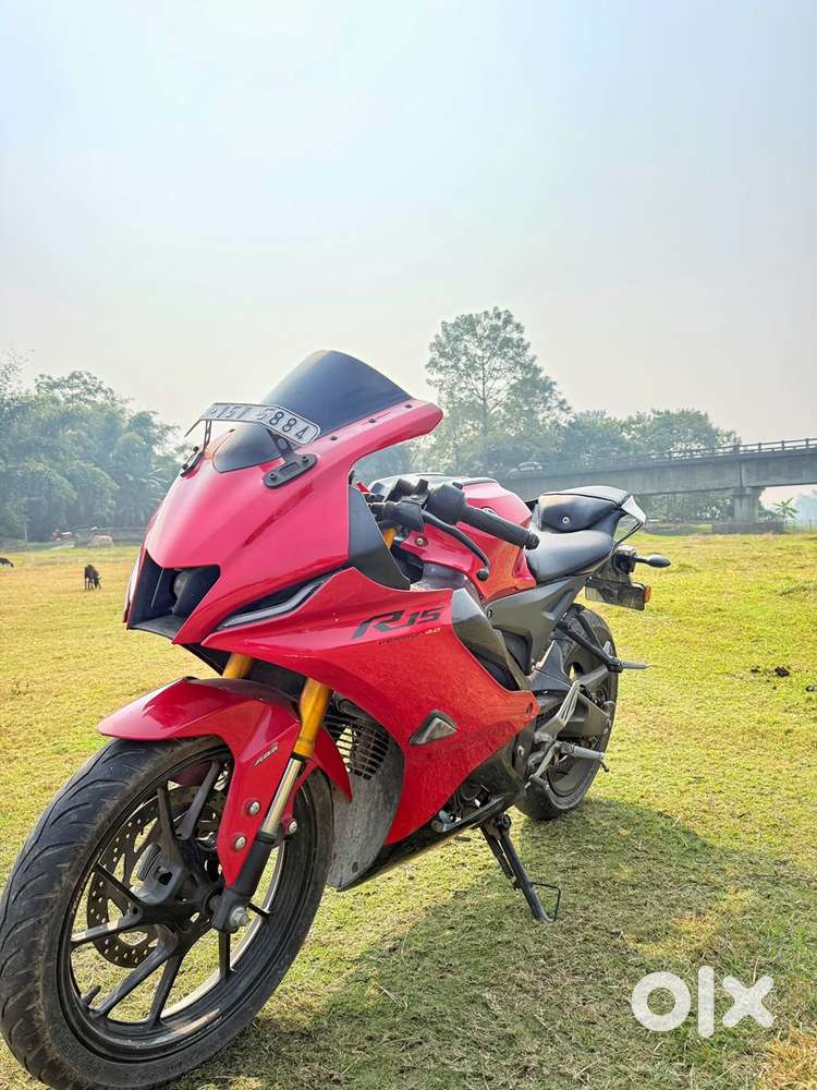 R15 v4 2023 model for sale