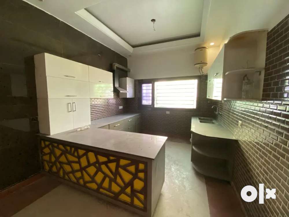 4 bhk Duplex house for Rent in Sainik Colony