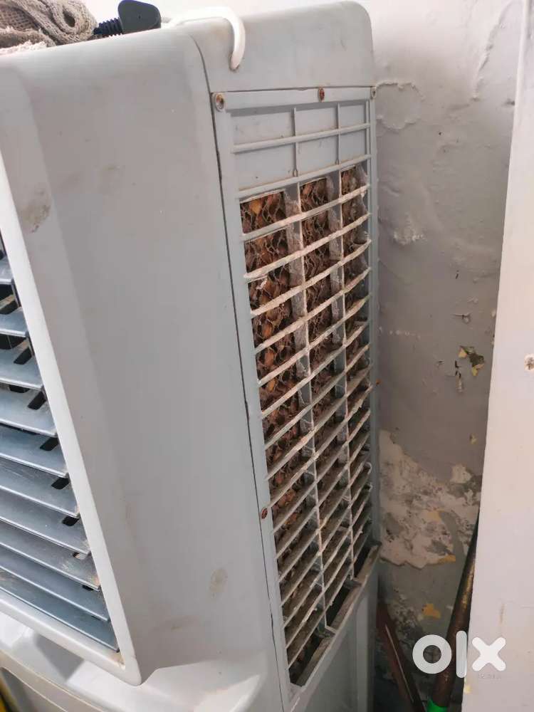 I am selling my 1 yrs old cooler