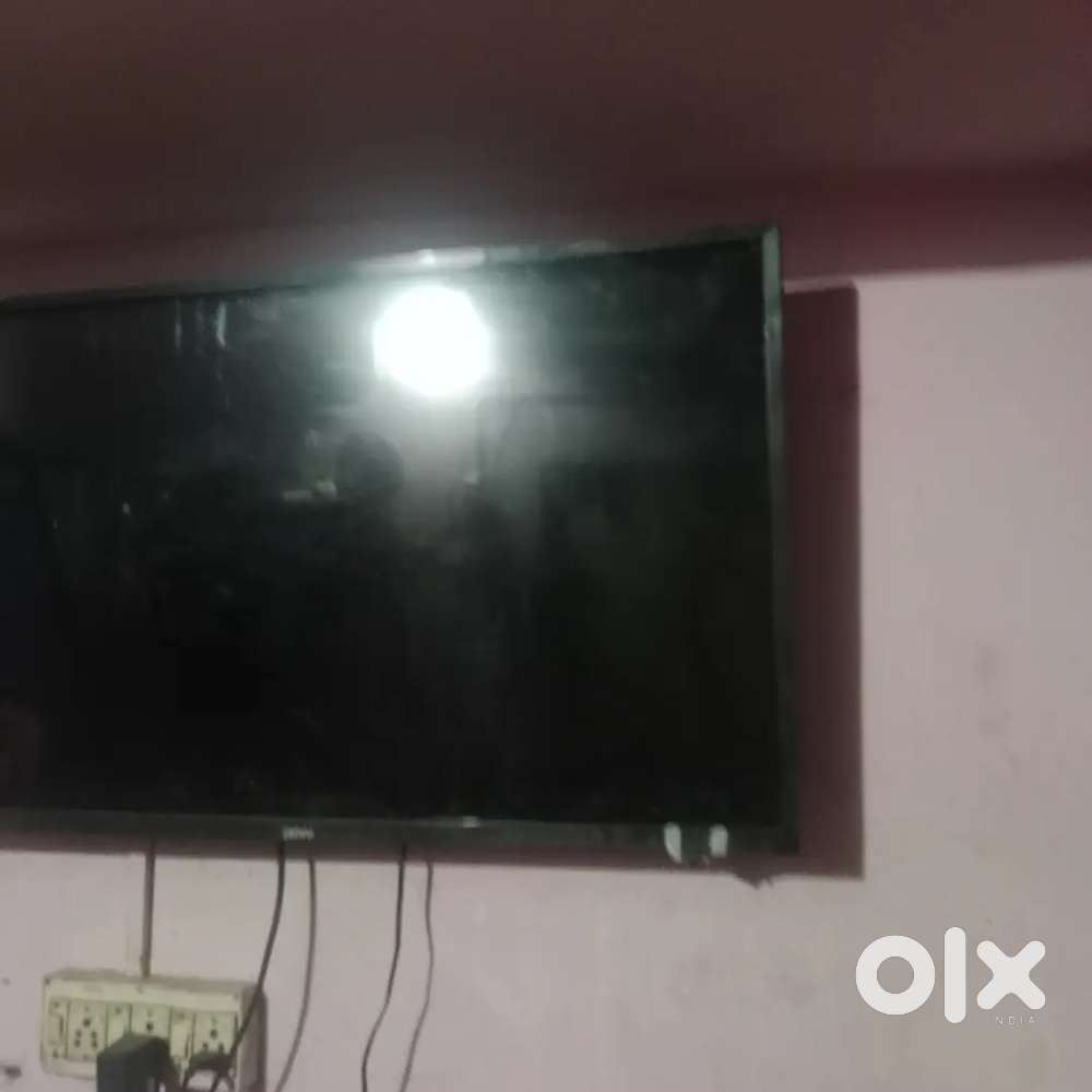 Tv aione smart tv42 inches