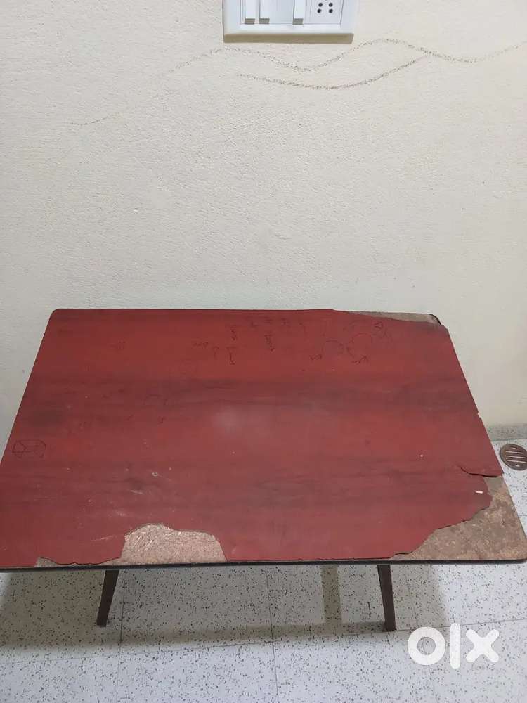 Urgent sale (Study table 2.5*4)