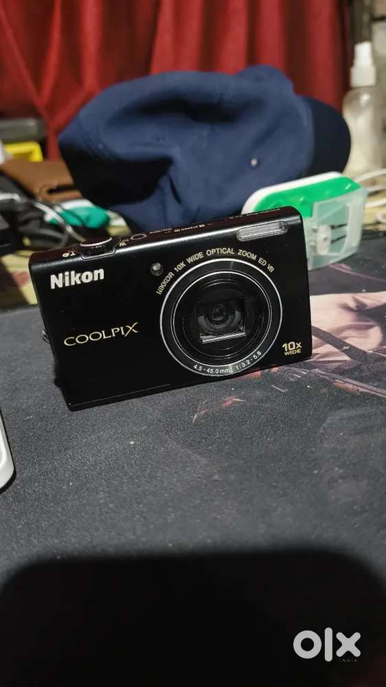 Nikon s6200 digital camera