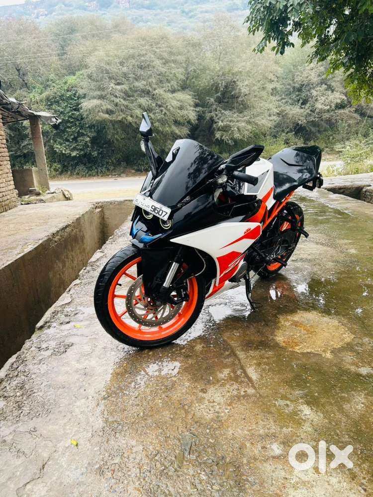 Ktm rc200 good condition battery new