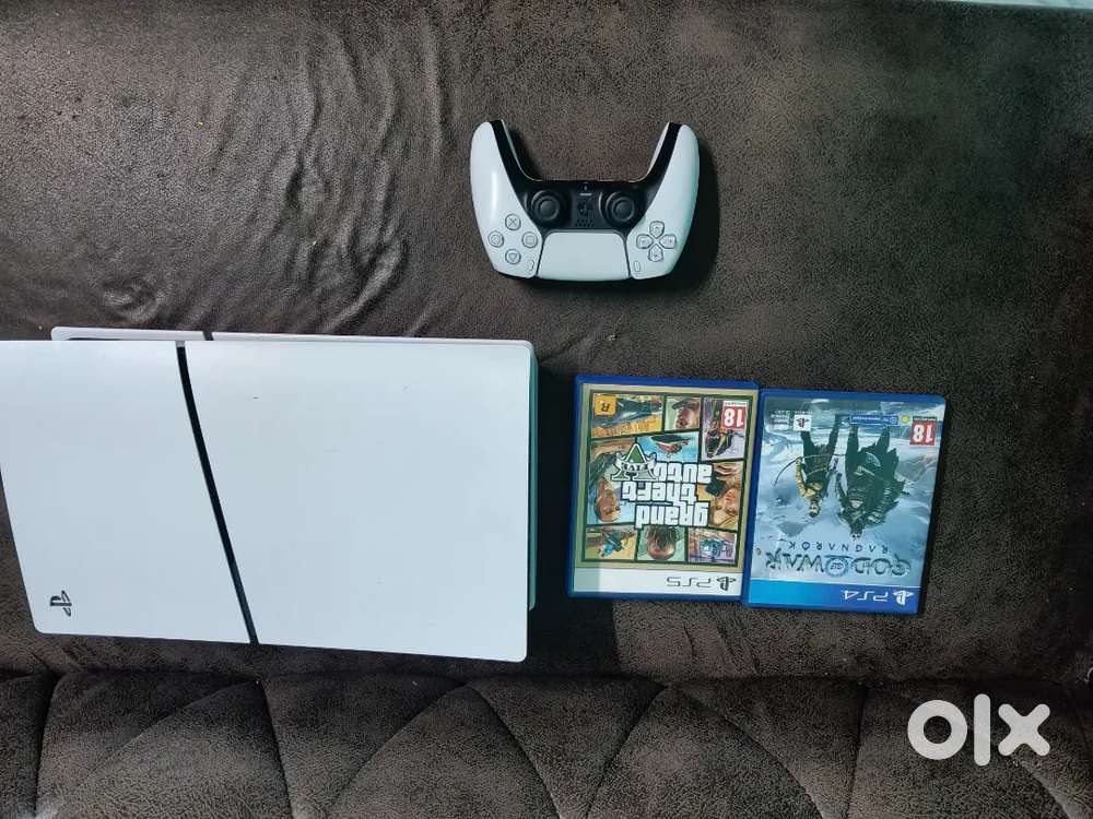 This ps5 is new , it's is not used much