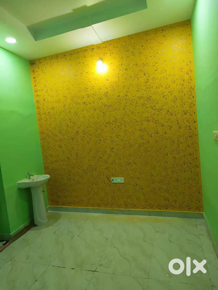 2 Bhk room for girls