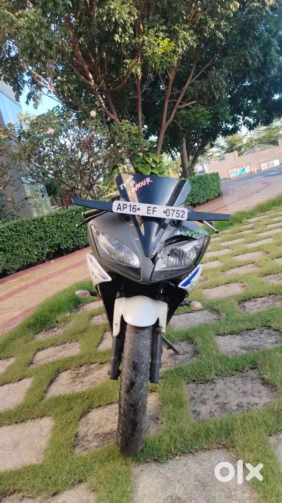 R15 v2 Yamaha special edition