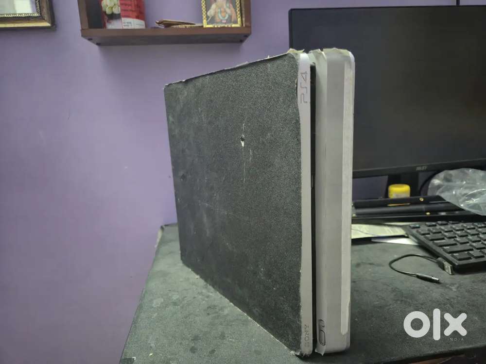 Ps4 slim with games cds