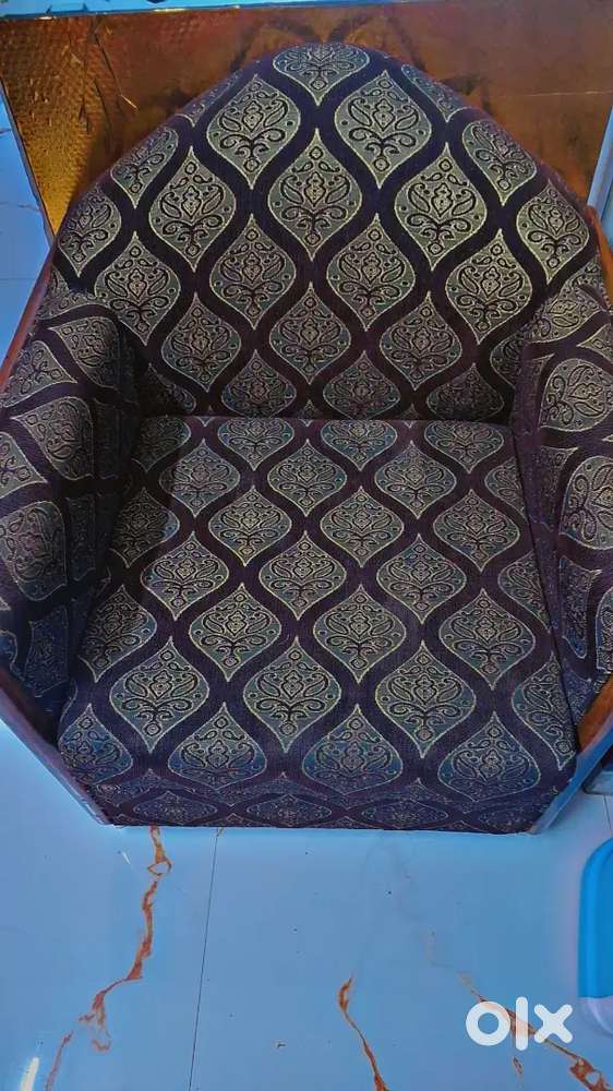 5 sister sofa in good condition