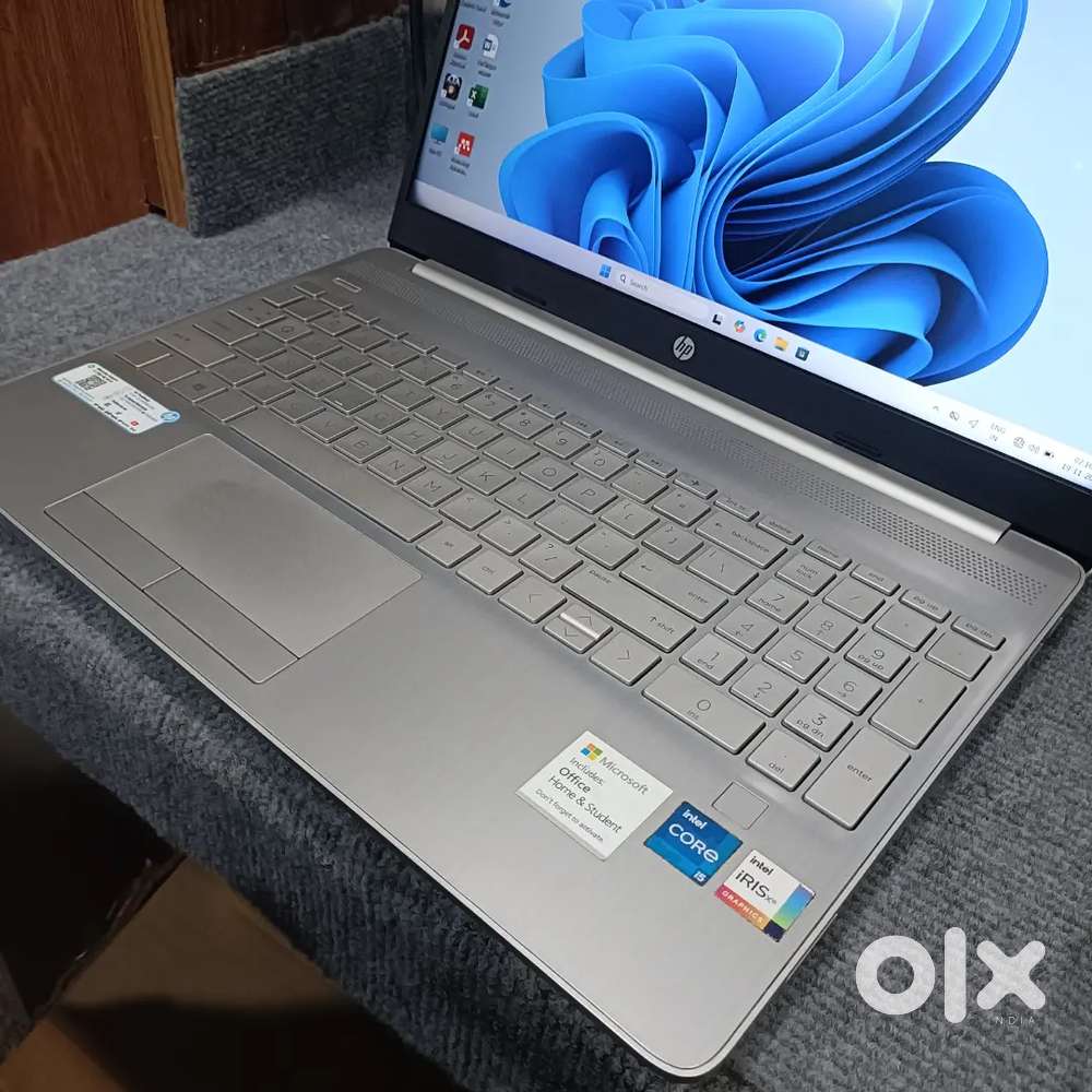 HP Intel Core i5 11 th Gen 
16GB Ram 
512GB Nvme 
15.6