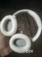 Boult headphone
