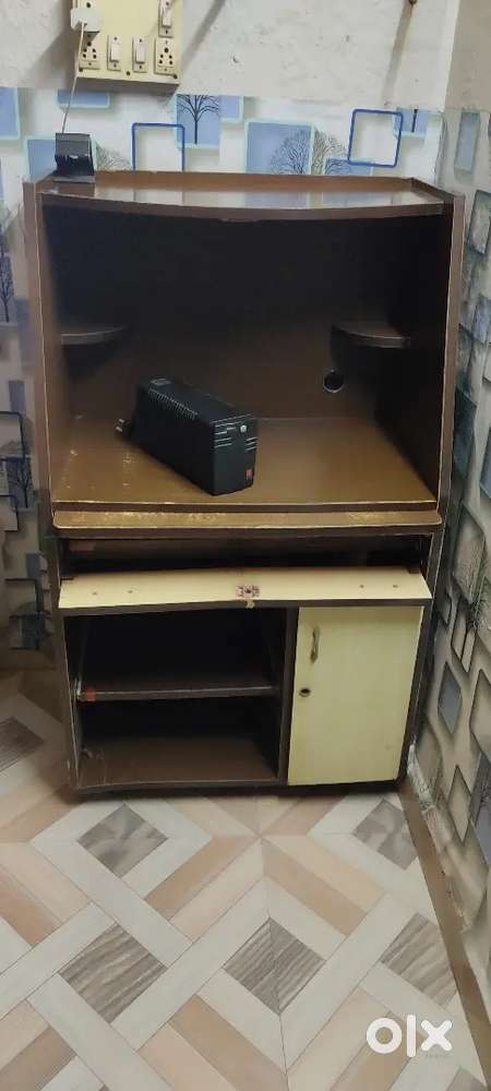 Computer table for sale