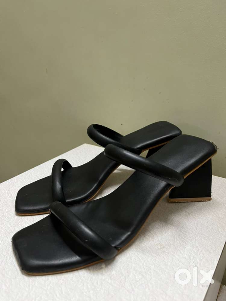 Womens black heels