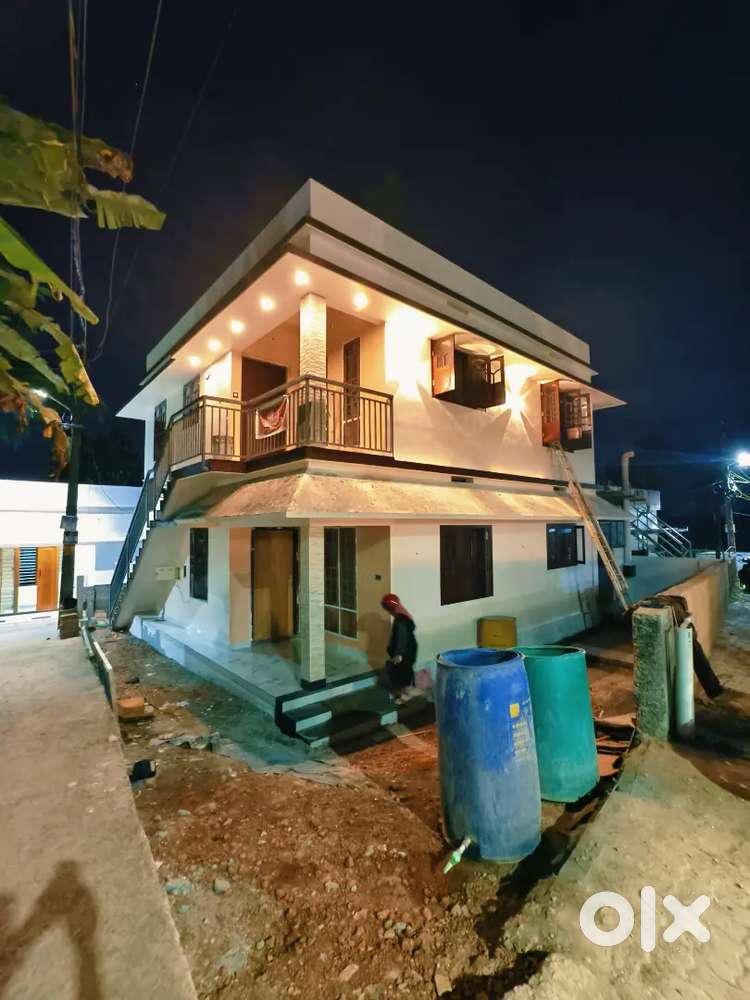 4 Bachelors boys/2Bhk Furnished House For Rent At Kakkanad Infopark3km