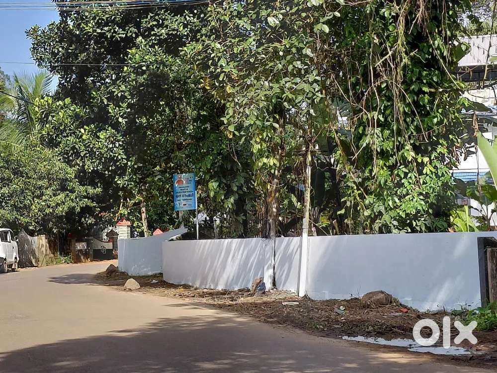 KOTTAYAM. Near M.C.ROAD .50,100,140Cents