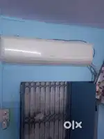 Ac 1.5 tan Hitachi split AC good condition running 2021 ka model hai