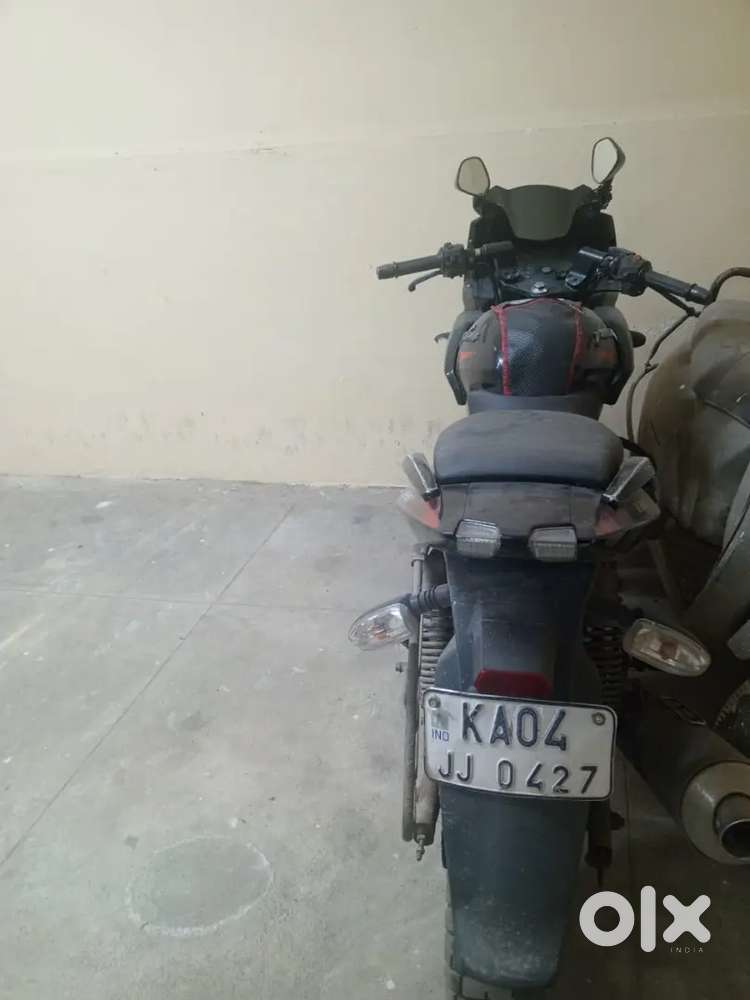 Pulsur 220 good condition have to service one time
