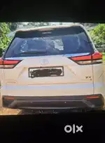 Toyota Innova Hycross 2.0 ZX Hybrid 7 STR, 2023, Petrol