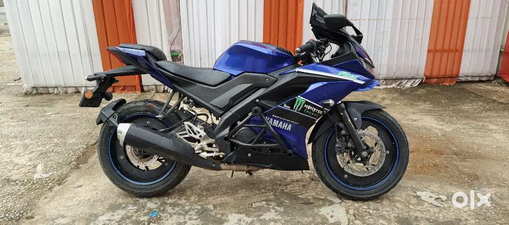 YAMAHA R15 V3  TIME TO TIME SERVICE GOOD CONDITION SPOT TRANSFER